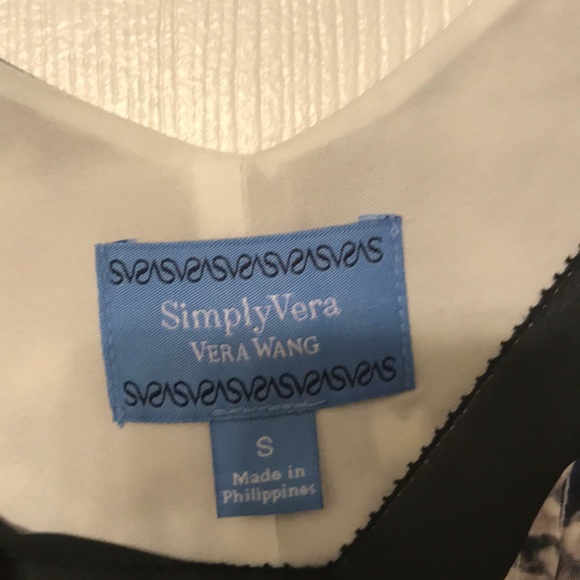 NWT Simply Vera Gray and White Patterned Dress - Picture 4 of 7